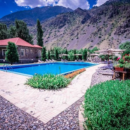Chatcal Mountains Resort Burchmulla Екстер'єр фото