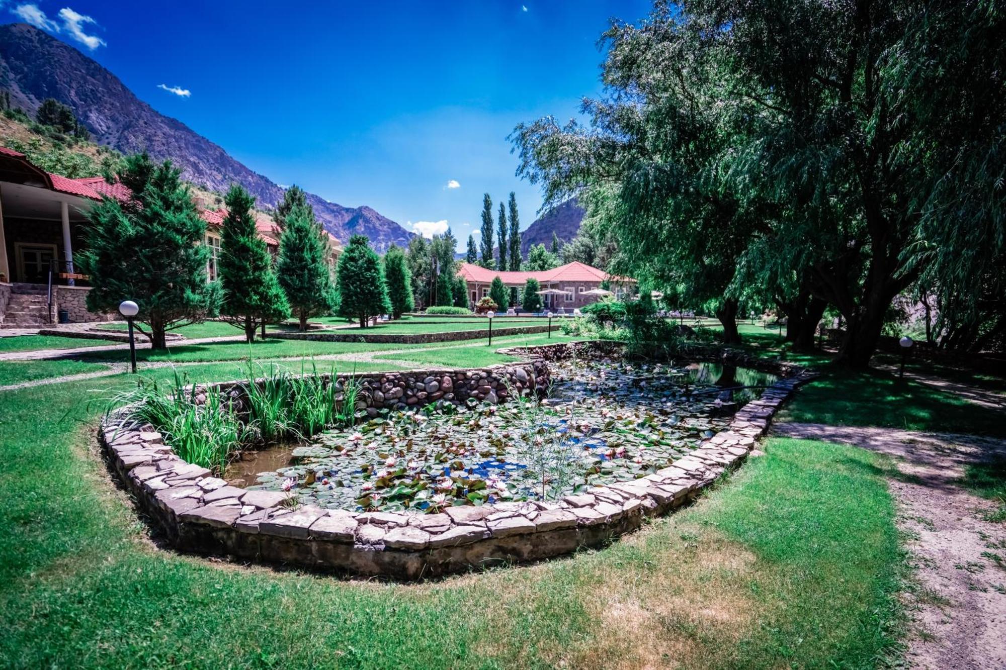 Chatcal Mountains Resort Burchmulla Екстер'єр фото