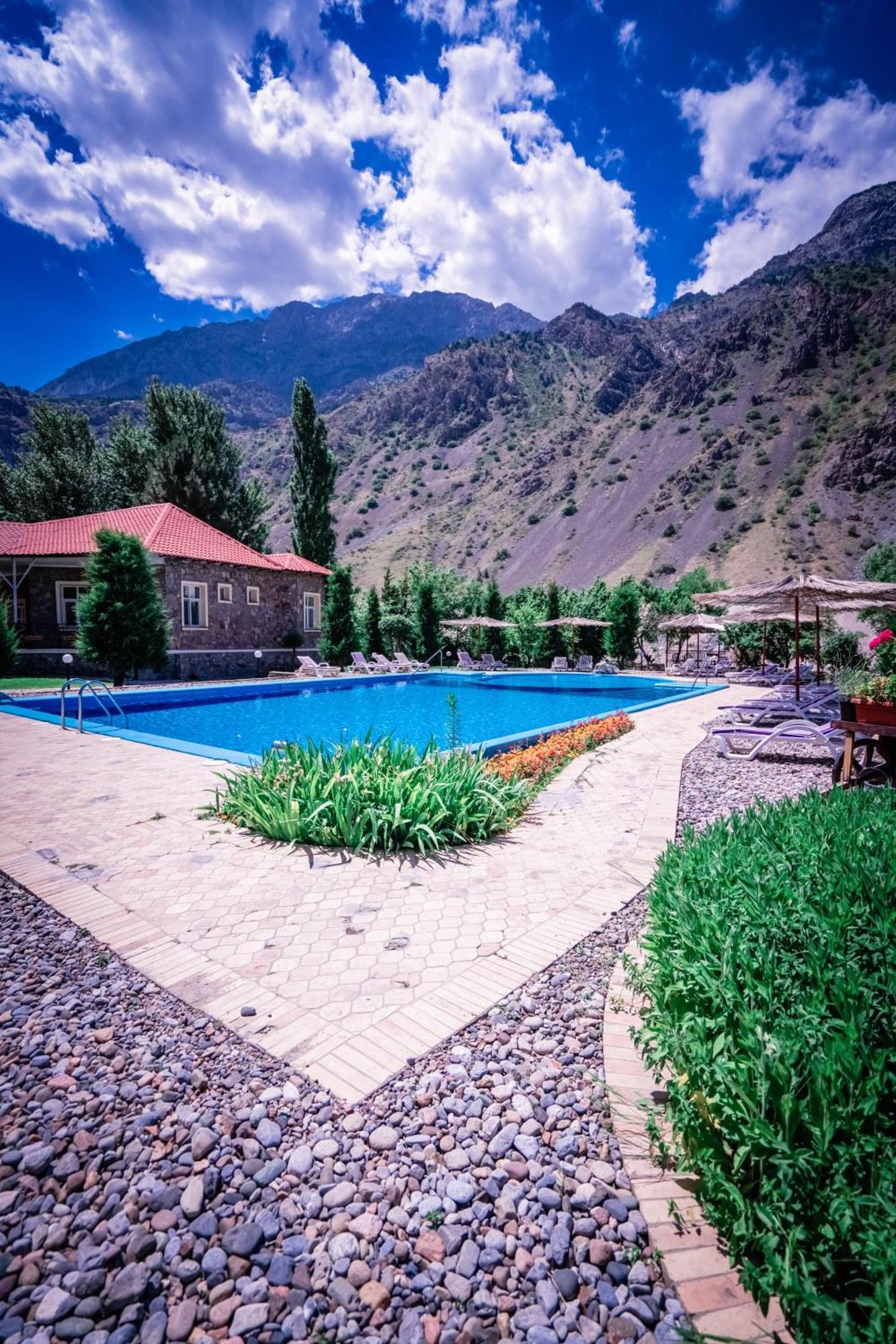 Chatcal Mountains Resort Burchmulla Екстер'єр фото