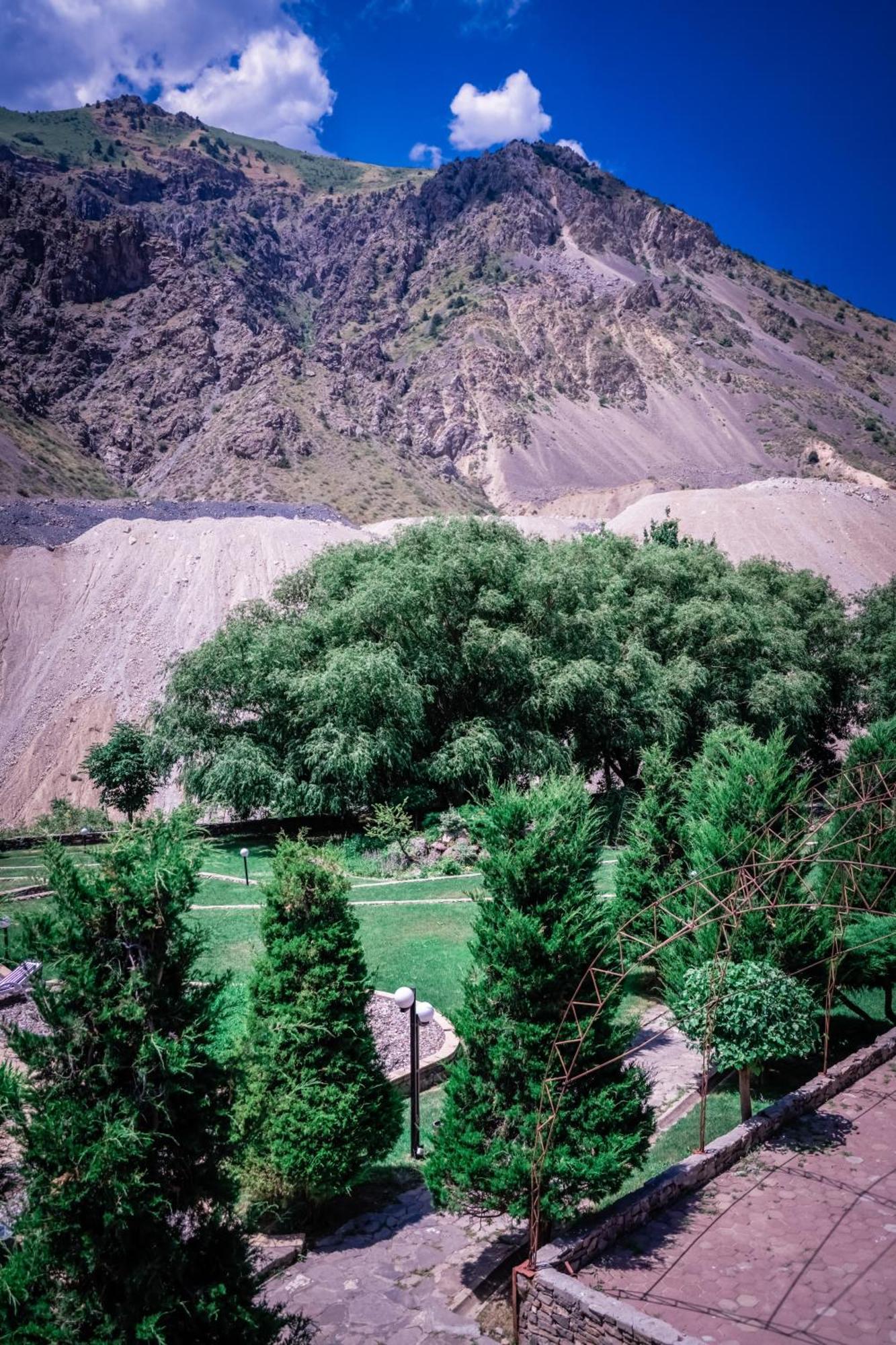 Chatcal Mountains Resort Burchmulla Екстер'єр фото