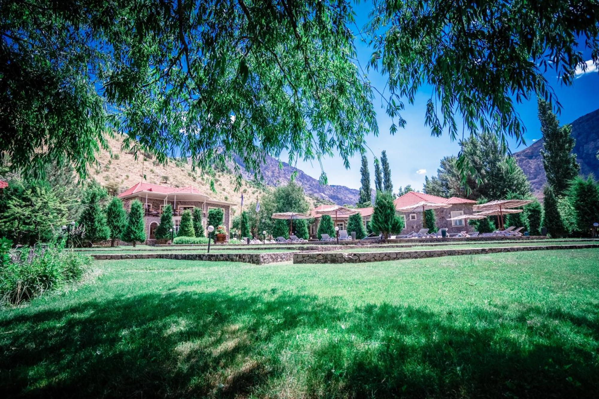 Chatcal Mountains Resort Burchmulla Екстер'єр фото