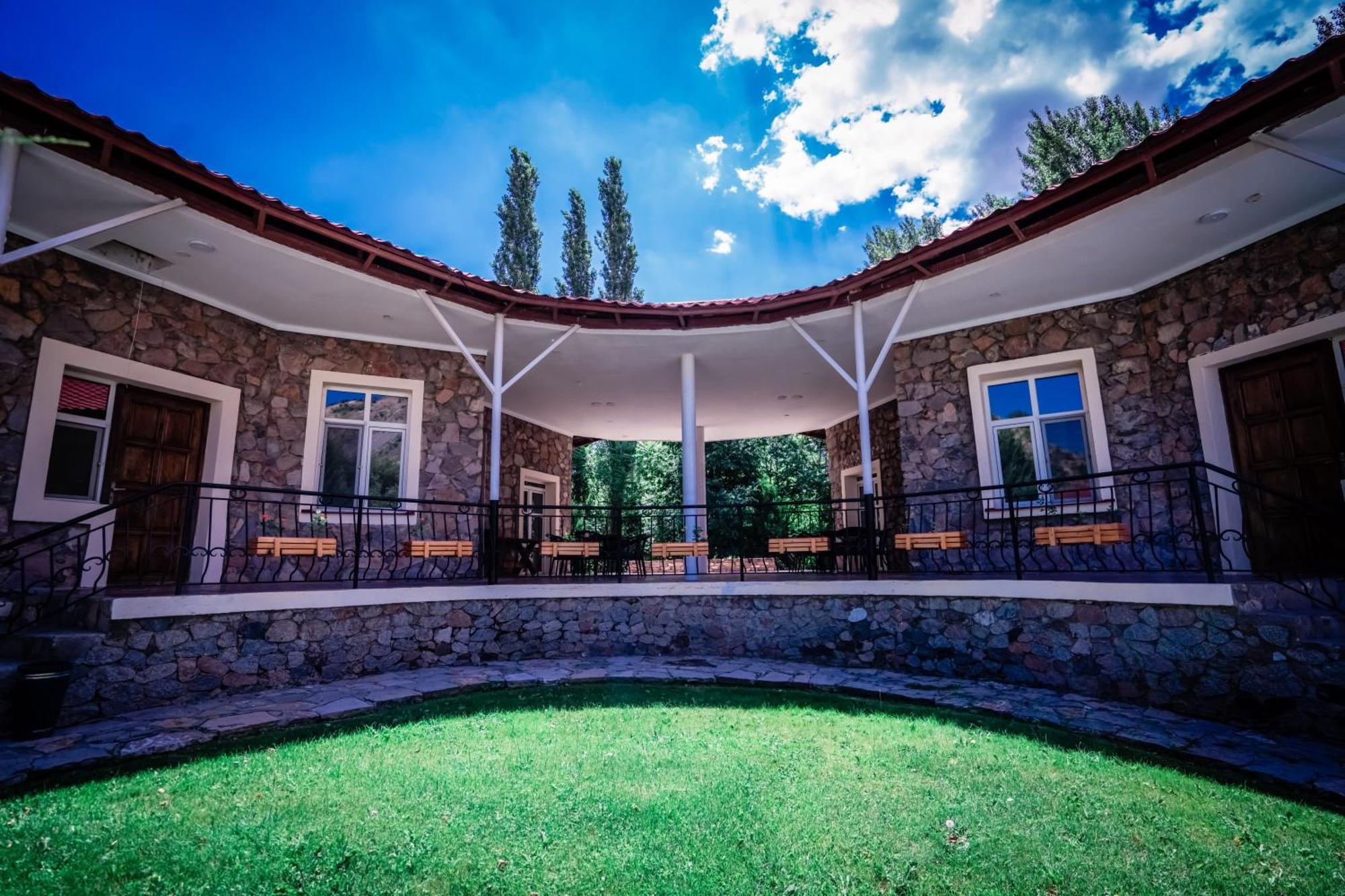 Chatcal Mountains Resort Burchmulla Екстер'єр фото
