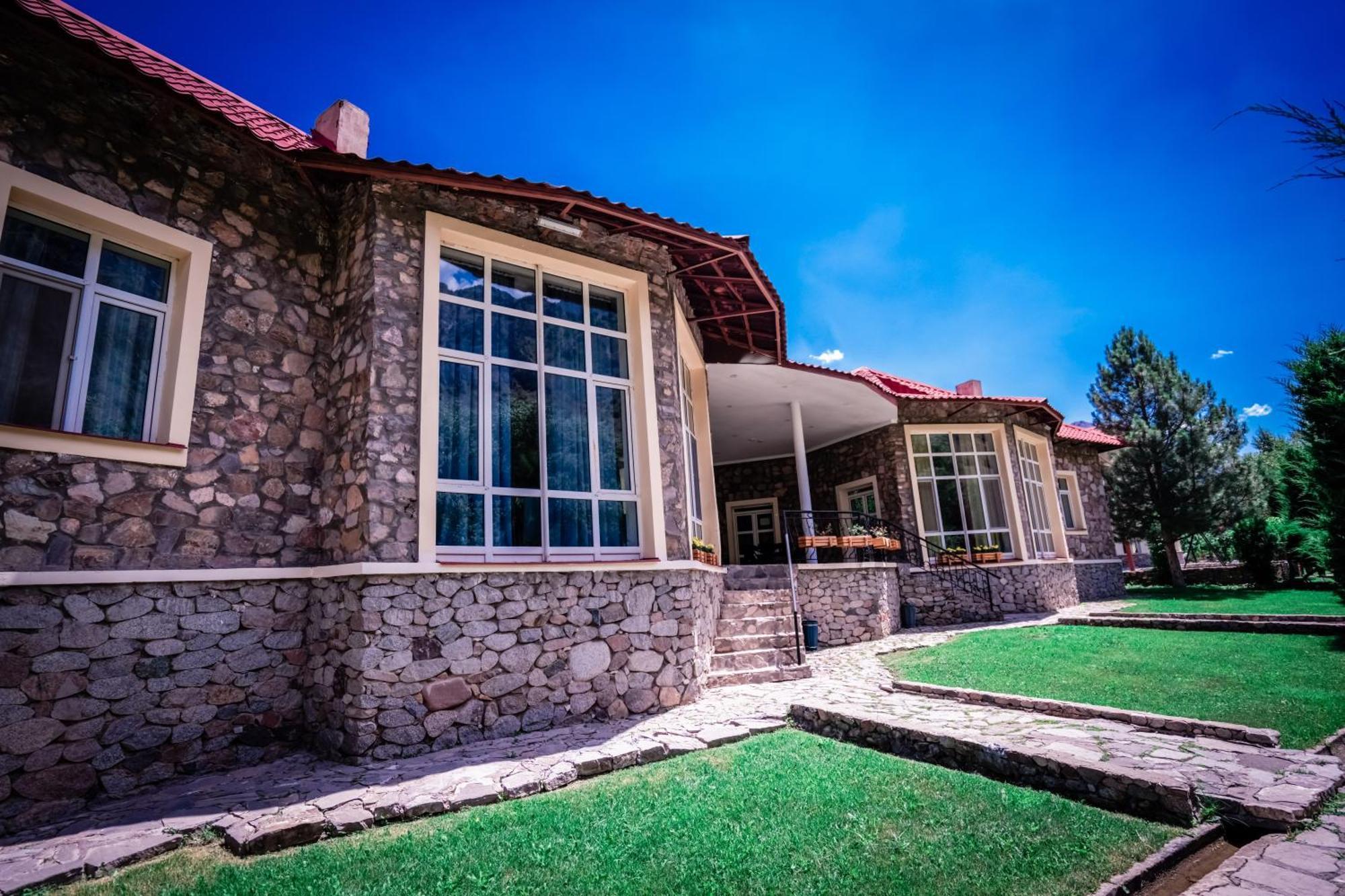 Chatcal Mountains Resort Burchmulla Екстер'єр фото