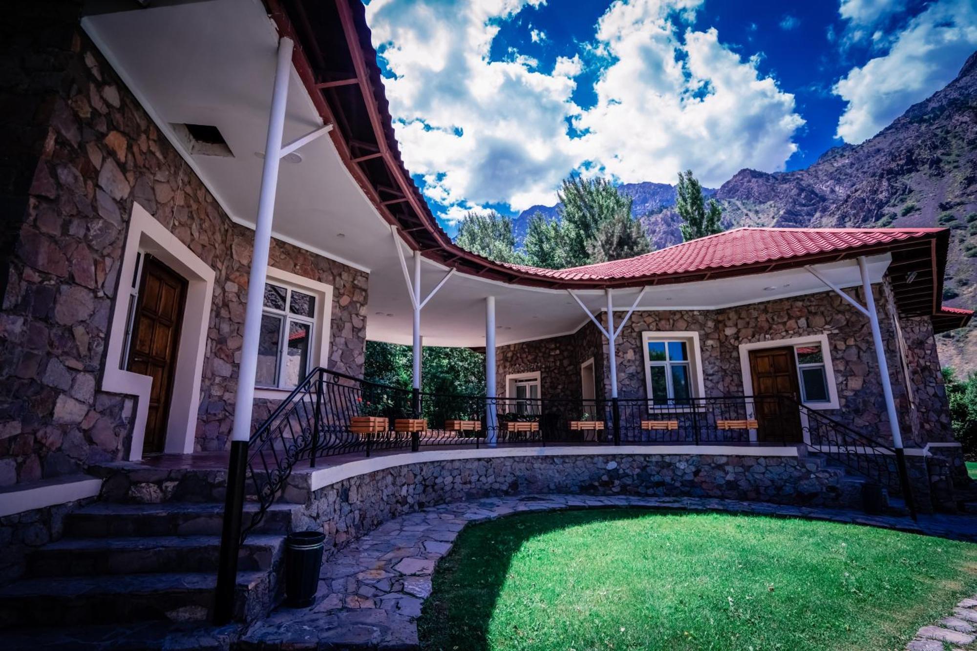 Chatcal Mountains Resort Burchmulla Екстер'єр фото